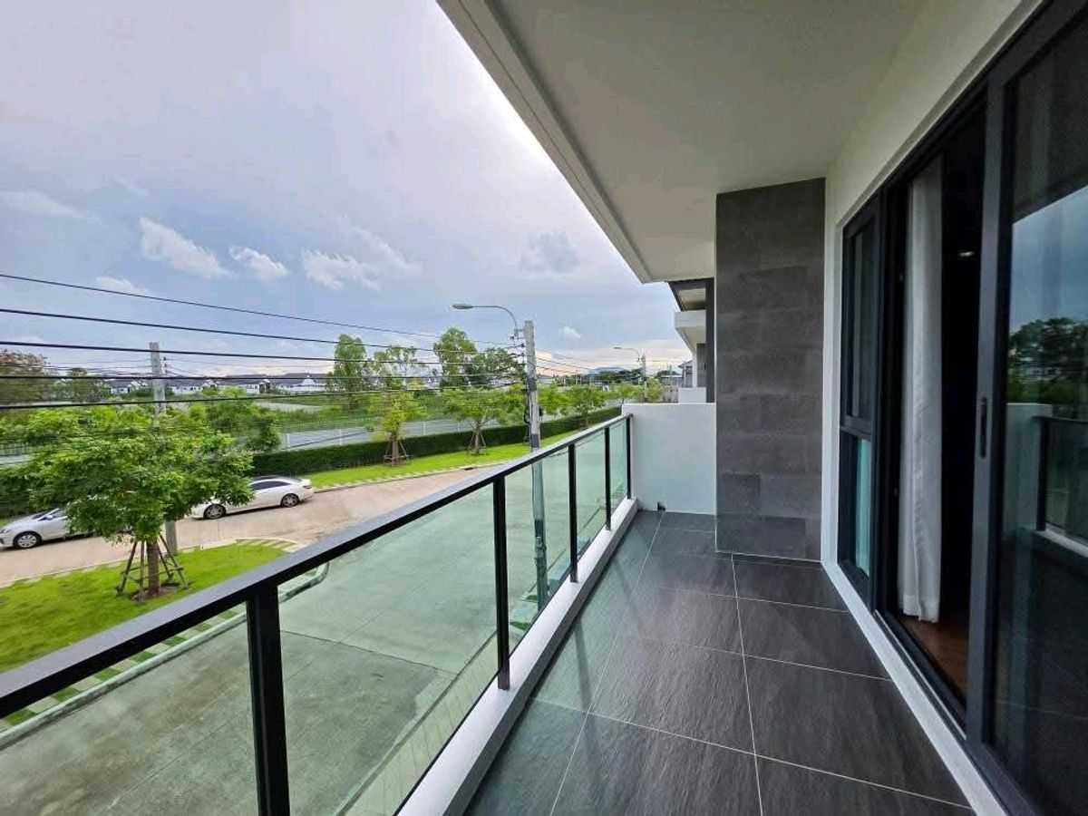 บ้านบางนา แบริ่ง ลาซาล : The City Bangna – Luxury Living Next to MEGA BANGNA พื้นที่ใช้สอย 313 ตร.ม. ที่ดิน 70 ตร.ว.