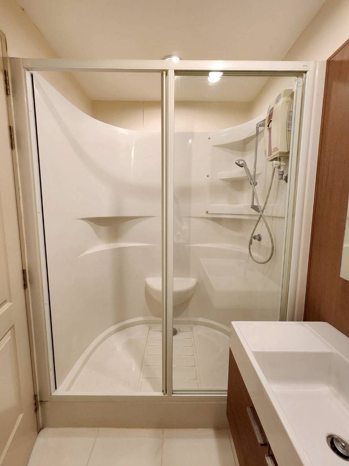 ขายคอนโดวงเวียนใหญ่ เจริญนคร : ขายคอนโด Q House Sathorn ใกล้ BTS กรุงธนบุรี 1 ห้องนอน 1 ห้องน้ำ ห้องสวย เฟอร์ครบ!!