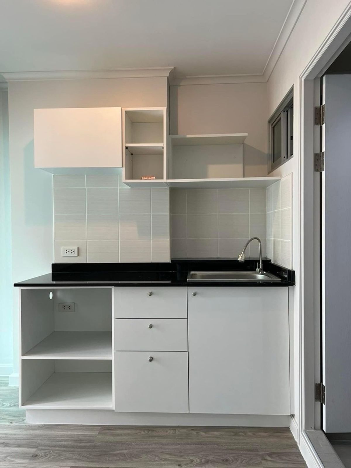 ขายคอนโดปิ่นเกล้า จรัญสนิทวงศ์ : ขาย ห้องแต่งใหม่ New renovate ลุมพินีพาร์คปิ่นเกล้า เลทอง