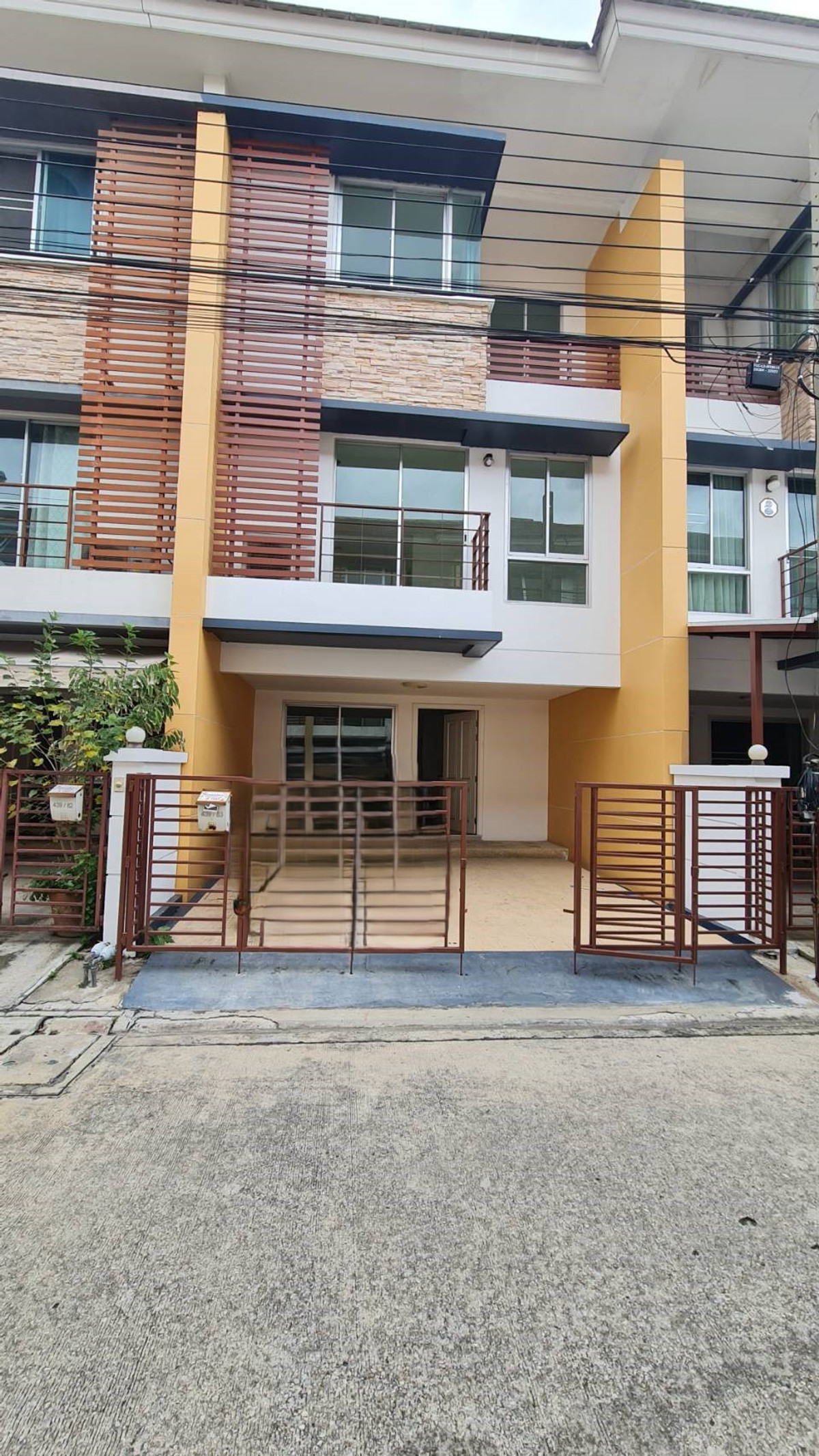 ขายทาวน์โฮมแจ้งวัฒนะ เมืองทอง : 🚨 Rare Item! ทาวน์โฮม 3 ชั้น ใจกลางงามวงศ์วาน