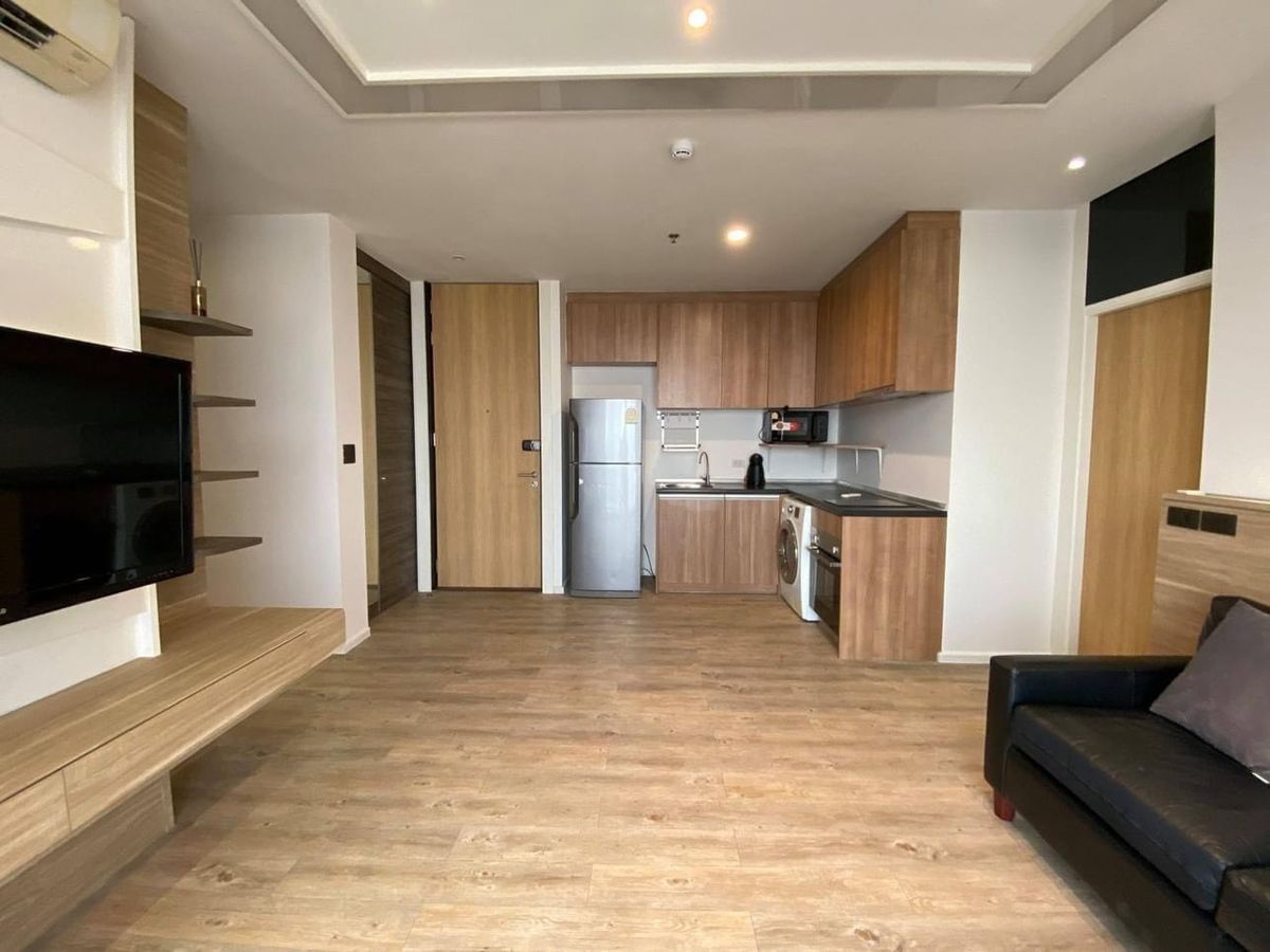 For RentCondoLadprao, Central Ladprao : (For Rent)  Good Price! Corner Room 2 Beds 2 Baths 86.93 Sqm. Fully furnished. High floor, Unblocked view. 