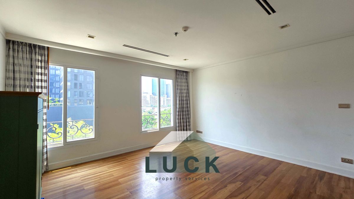 CondoSukhumvit, Asoke, Thonglor : LUCK 🏭 Lava Condo, Aung Rose, Sukhumvit 36, Low Rise, safe from earthquakes There is only 1 layer of privacy. There are only 2 rooms !!!