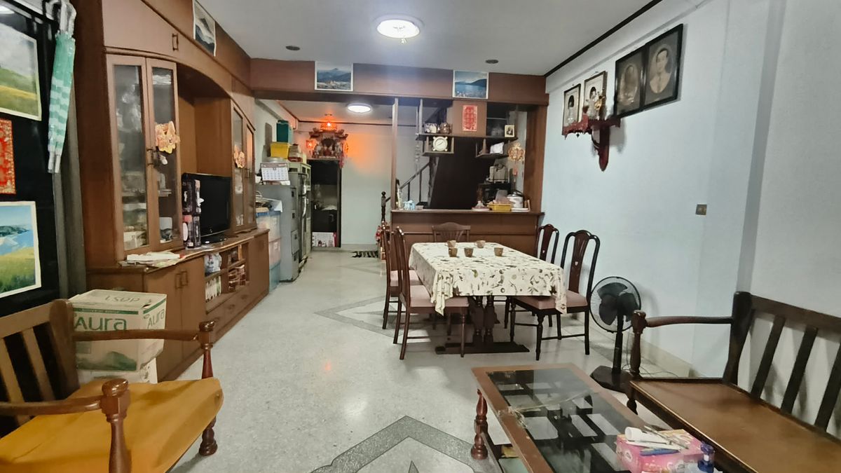 For SaleShop HouseBang Sue, Wong Sawang, Tao Pun : Urgent sale of commercial building suitable for opening a business in a potential location, Soi Sing