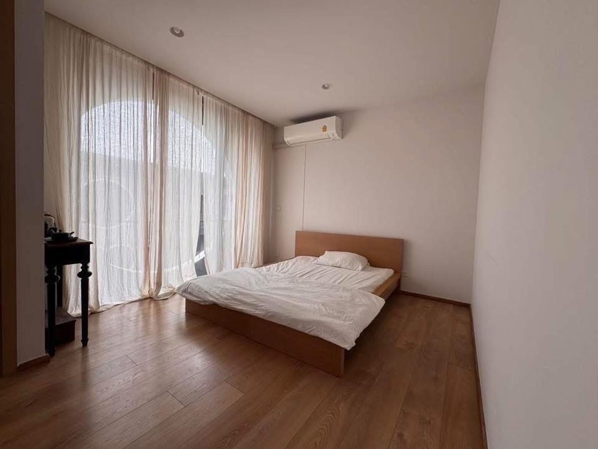 ขายทาวน์โฮมเลียบทางด่วนรามอินทรา : ⚡️𝐇𝐎𝐓 𝐃𝐄𝐀𝐋 ⚡️ขาย Noble Curve เอกมัย รามอินทรา Town home 4 ชั้น พร้อมอยู่ ขนาด 240 Sq.m 3 ห้องนอน 3 ห้องน้ำ เพียง 16.9 MB เท่านั้น !! ติดต่อ 086-795-9997 