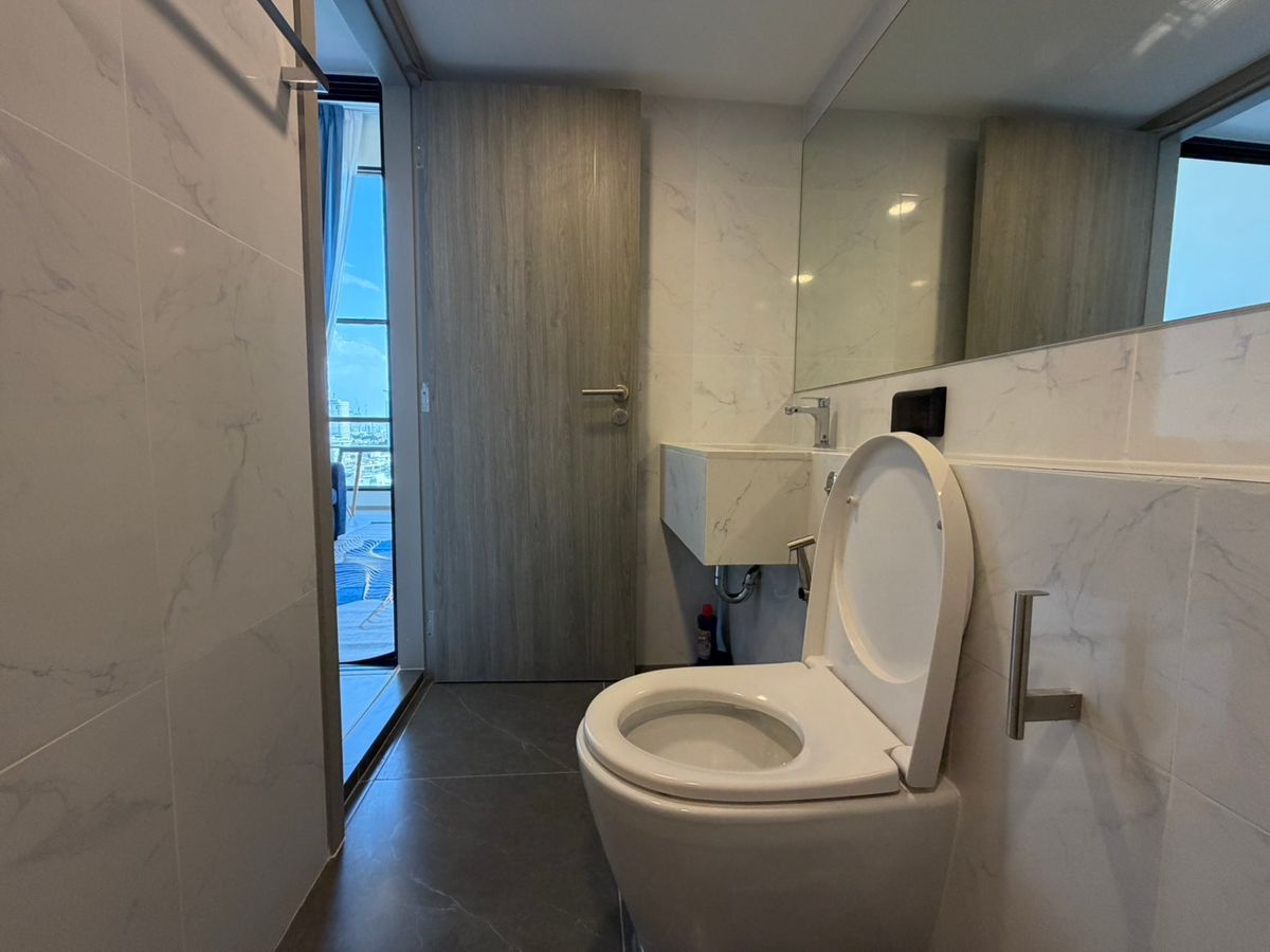 ขายคอนโดปิ่นเกล้า จรัญสนิทวงศ์ : 🏢 For Sale: ออริจิ้น ปลั๊ก&เพลย์ สิรินธร สเตชั่น 🛏 Duo space 1 bed 📏 ขนาด: 35 ตร.ม. 💰 ราคาเบาๆเพียง  3.65 ล. 📍 ทำเล: ใกล้รถไฟฟ้า สถานีสิรินธร และห้างสรรพสินค้าย่านฝั่งธน