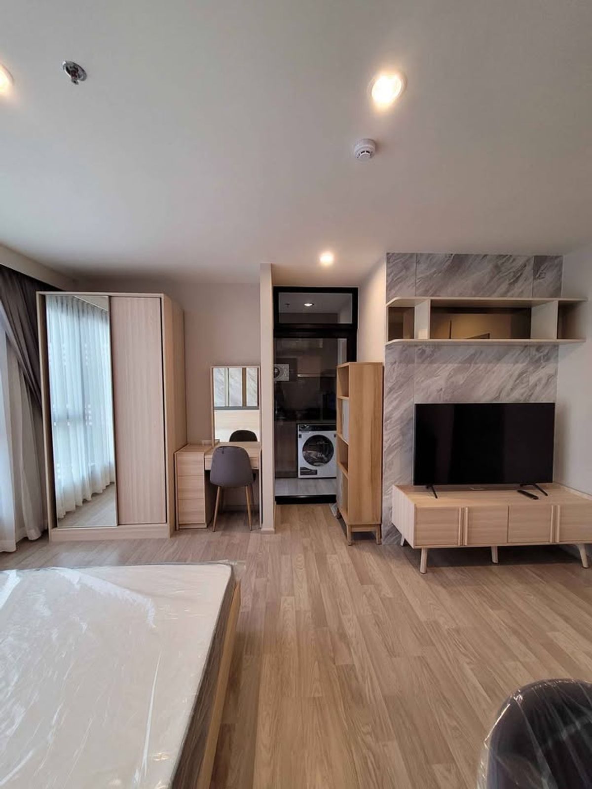 ขายคอนโดบางนา แบริ่ง ลาซาล : ขาย คอนโด Ideo Mobi Sukhumvit EASTPOINT อาคาร B ขนาด 30 ตร.ม. ชั้น 23