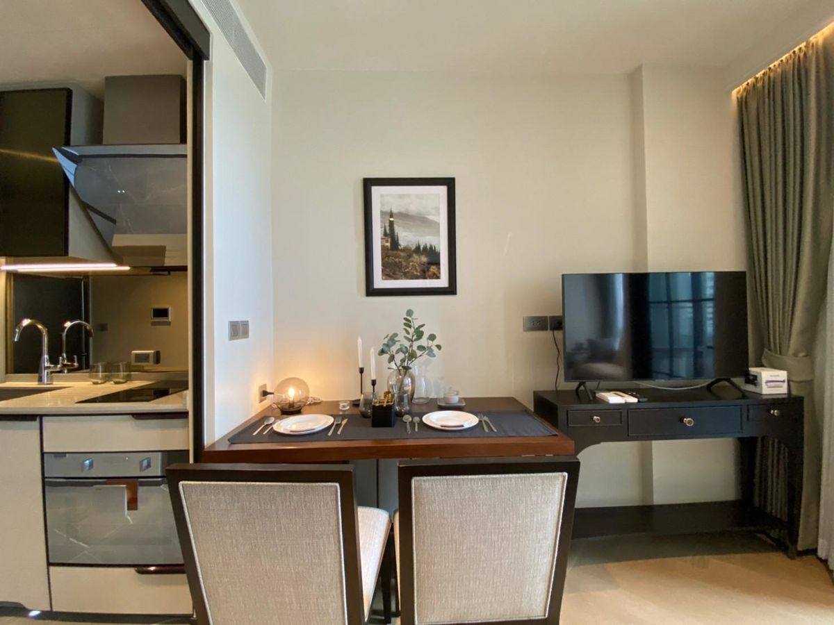 For RentCondoSukhumvit, Asoke, Thonglor : 📍 The Reserve Sukhumvit 61, beautiful room, many good locations, beautiful views, full furniture Complete electrical appliances (special price)