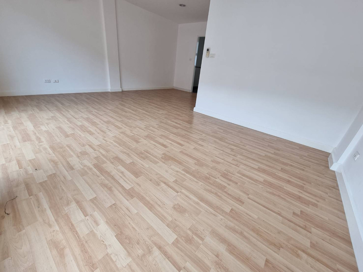 ขายทาวน์โฮมแจ้งวัฒนะ เมืองทอง : 🚨 Rare Item! ทาวน์โฮม 3 ชั้น ใจกลางงามวงศ์วาน