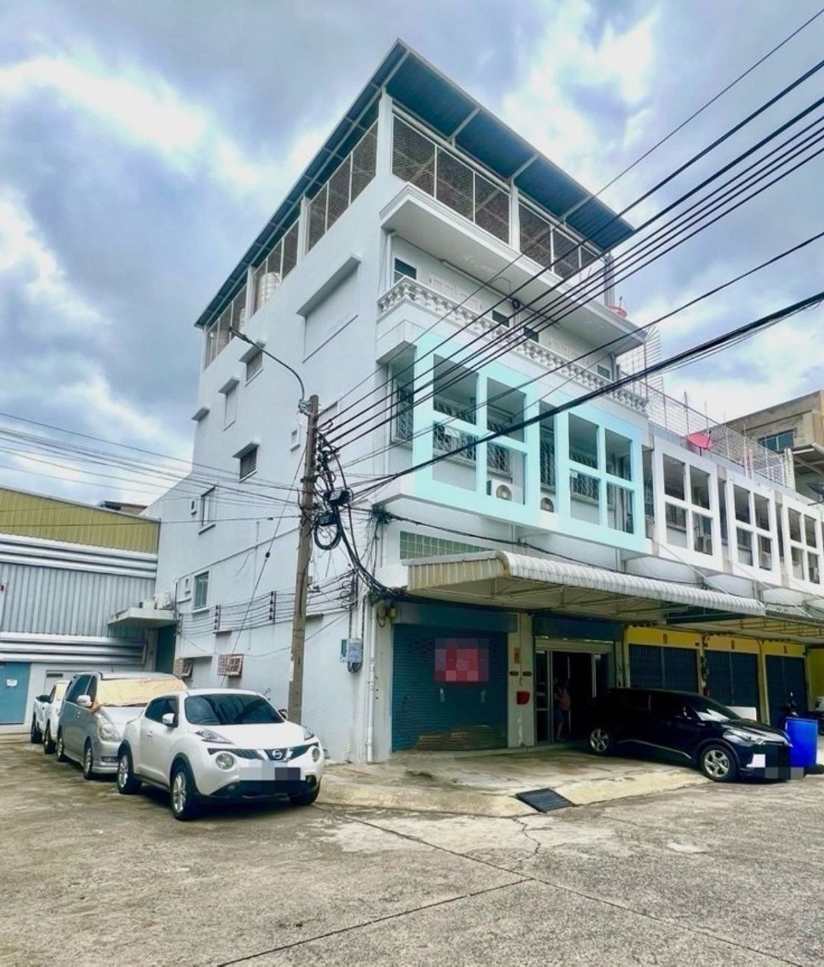 ให้เช่าอาคารพาณิชย์เลียบทางด่วนรามอินทรา : LTHC13153 – Commercial Building for Rent อาคารพาณิชย์ให้เช่า at Rama III รามอินทรา 3 Size 574 sqm. 5 rooms ONLY 200K/Month Near Central Rama 3