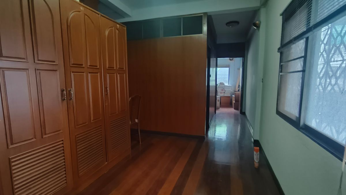 For SaleShop HouseBang Sue, Wong Sawang, Tao Pun : Urgent sale of commercial building suitable for opening a business in a potential location, Soi Sing