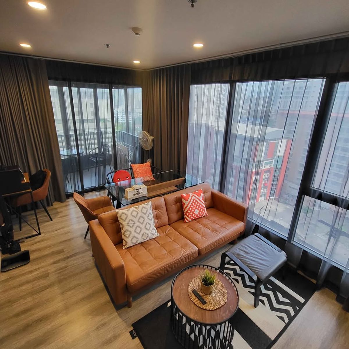 ให้เช่าคอนโดพระราม 9 เพชรบุรีตัดใหม่ RCA : 🏡 Ideo Mobi Asoke – 2 ห้องนอน ราคาดีมาก! fully furnished - Near MRT Phetchaburi & Srinakarinwirot University