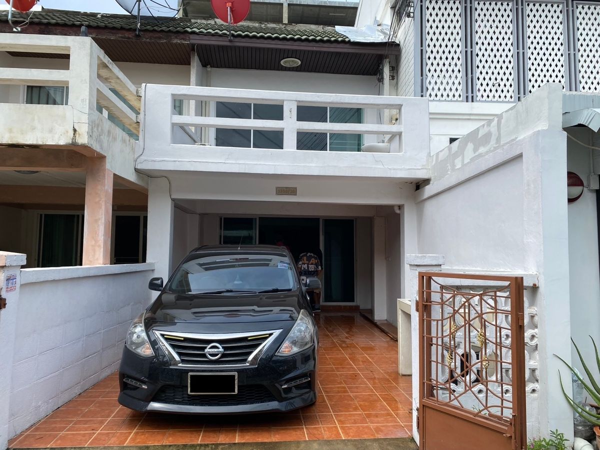 For RentTownhomeBang Sue, Wong Sawang, Tao Pun : 2 -story townhouse for rent, Soi Prachachuen 43 with some furniture Near Dae Mall Ngamwongwan