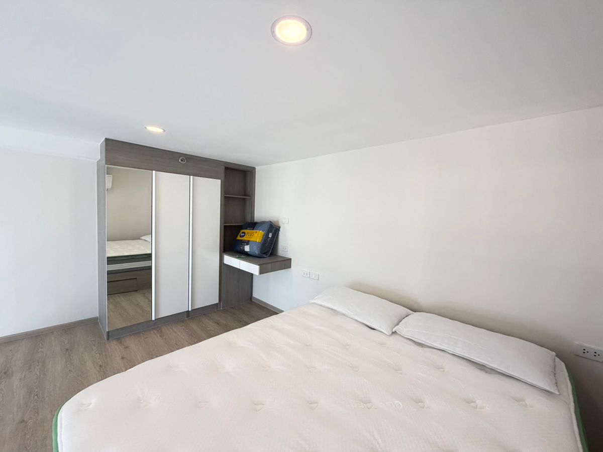 ขายคอนโดปิ่นเกล้า จรัญสนิทวงศ์ : 🏢 For Sale: ออริจิ้น ปลั๊ก&เพลย์ สิรินธร สเตชั่น 🛏 Duo space 1 bed 📏 ขนาด: 35 ตร.ม. 💰 ราคาเบาๆเพียง  3.65 ล. 📍 ทำเล: ใกล้รถไฟฟ้า สถานีสิรินธร และห้างสรรพสินค้าย่านฝั่งธน