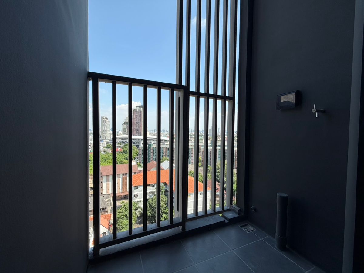 ขายคอนโดปิ่นเกล้า จรัญสนิทวงศ์ : 🏢 For Sale: ออริจิ้น ปลั๊ก&เพลย์ สิรินธร สเตชั่น 🛏 Duo space 1 bed 📏 ขนาด: 35 ตร.ม. 💰 ราคาเบาๆเพียง  3.65 ล. 📍 ทำเล: ใกล้รถไฟฟ้า สถานีสิรินธร และห้างสรรพสินค้าย่านฝั่งธน