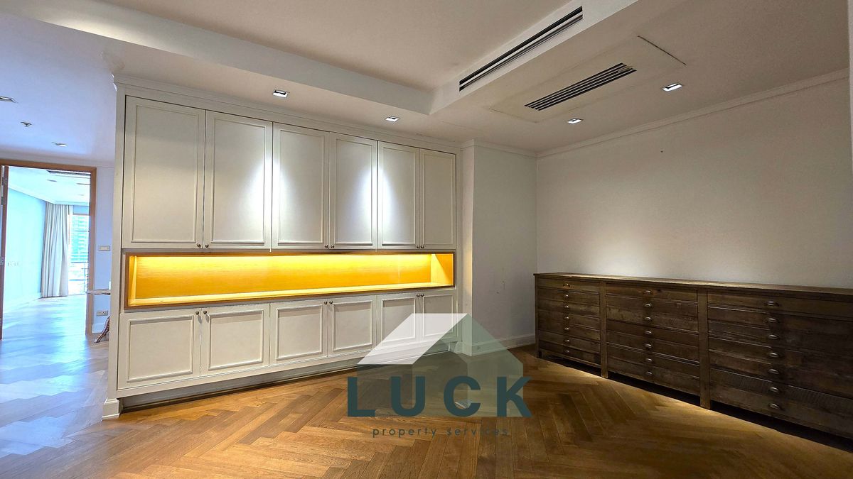 CondoSukhumvit, Asoke, Thonglor : LUCK 🏭 Lava Condo, Aung Rose, Sukhumvit 36, Low Rise, safe from earthquakes There is only 1 layer of privacy. There are only 2 rooms !!!