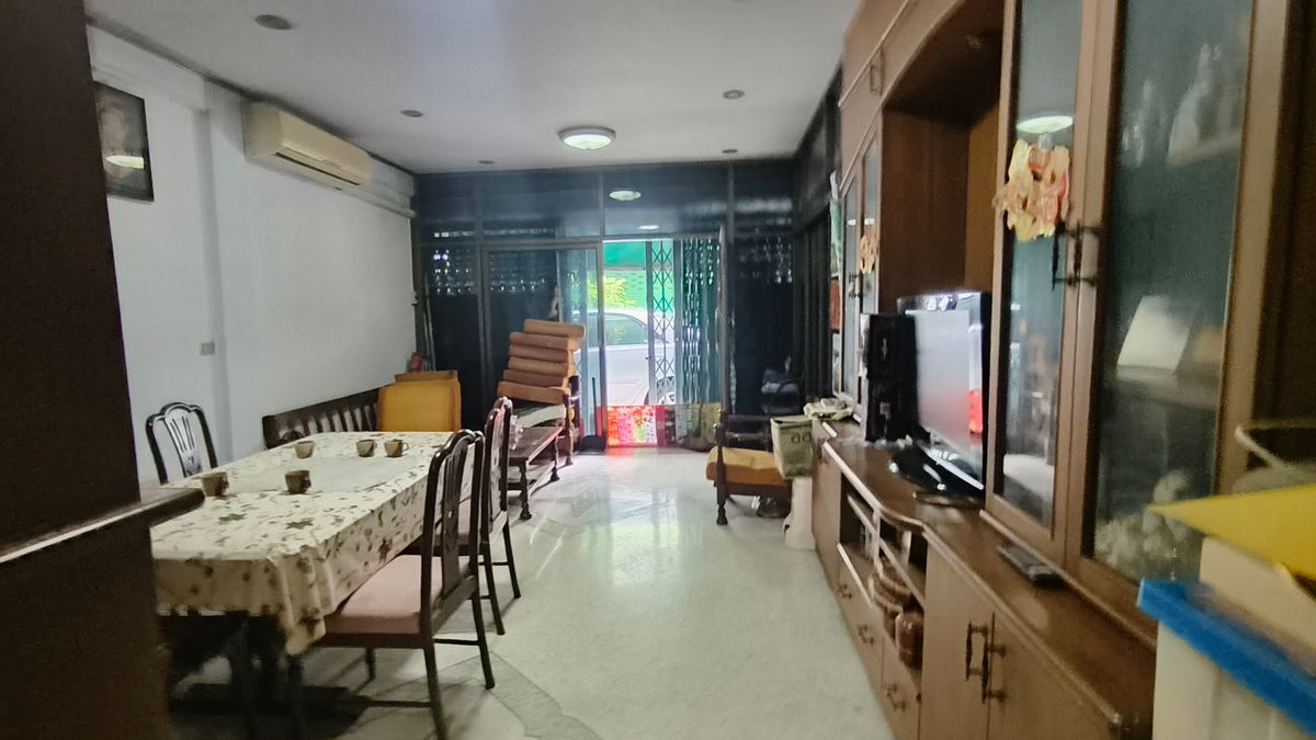 For SaleShop HouseBang Sue, Wong Sawang, Tao Pun : Urgent sale of commercial building suitable for opening a business in a potential location, Soi Sing