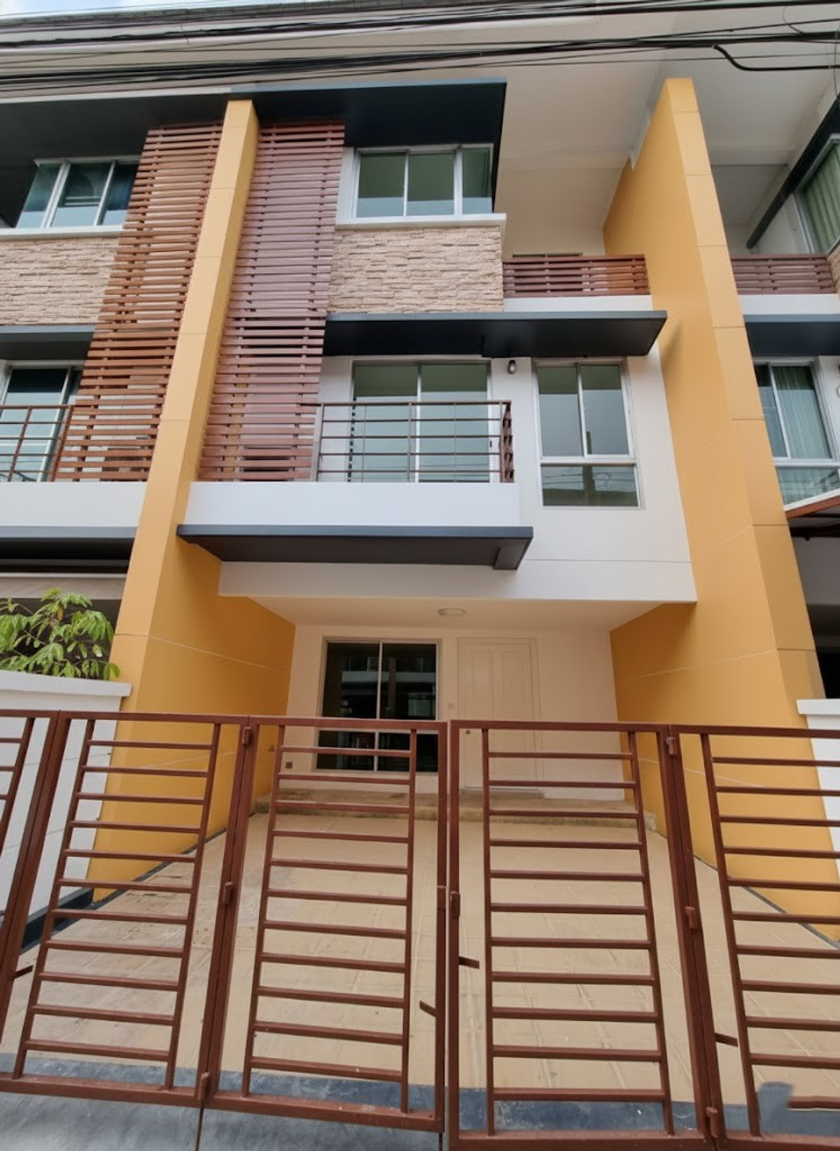 ขายทาวน์โฮมแจ้งวัฒนะ เมืองทอง : 🚨 Rare Item! ทาวน์โฮม 3 ชั้น ใจกลางงามวงศ์วาน