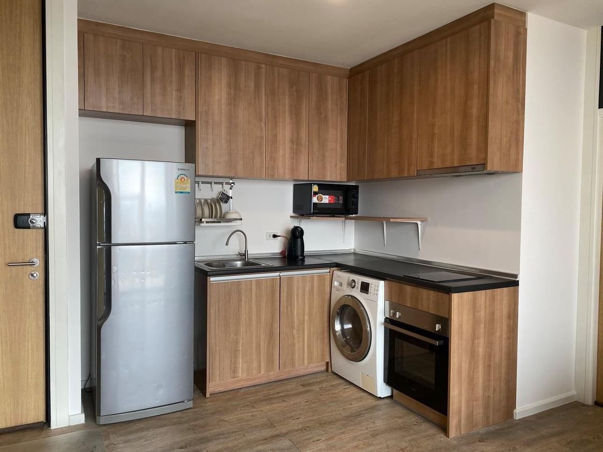 For RentCondoLadprao, Central Ladprao : (For Rent)  Good Price! Corner Room 2 Beds 2 Baths 86.93 Sqm. Fully furnished. High floor, Unblocked view. 