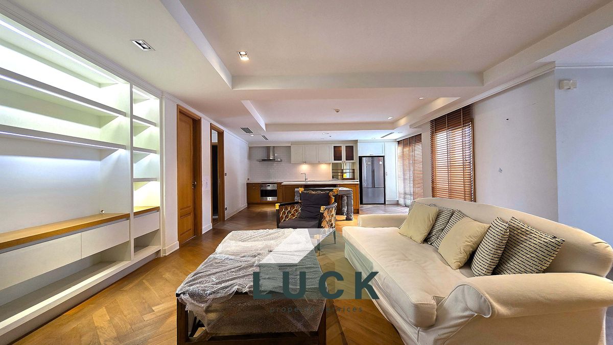 CondoSukhumvit, Asoke, Thonglor : LUCK 🏭 Lava Condo, Aung Rose, Sukhumvit 36, Low Rise, safe from earthquakes There is only 1 layer of privacy. There are only 2 rooms !!!