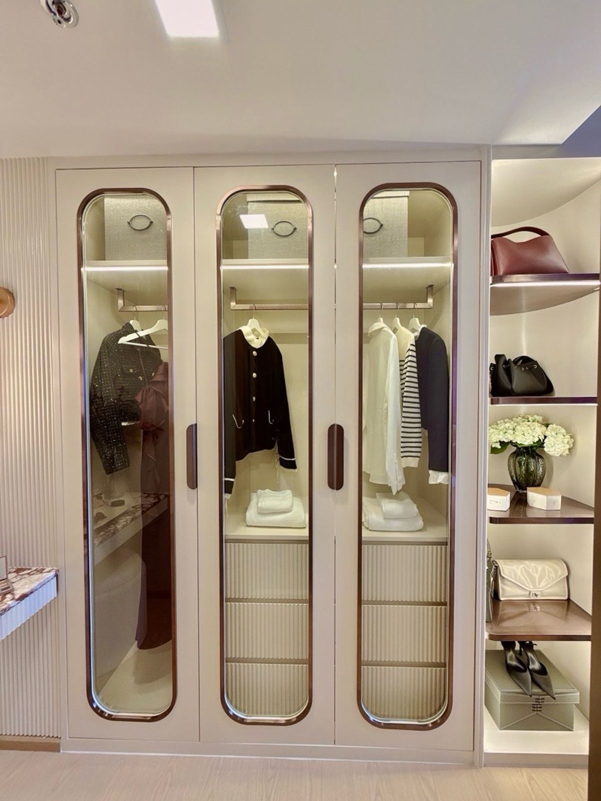 For SaleCondoRama9, Petchburi, RCA : 𝐓𝐇𝐄 𝐁𝐀𝐒𝐄 𝐑𝐀𝐌𝐀𝟗 𝐑𝐀𝐌𝐀𝟗 𝟖, 𝟖, 𝟗𝟎𝟎 /month, free, every fee No need to pay down the down payment.