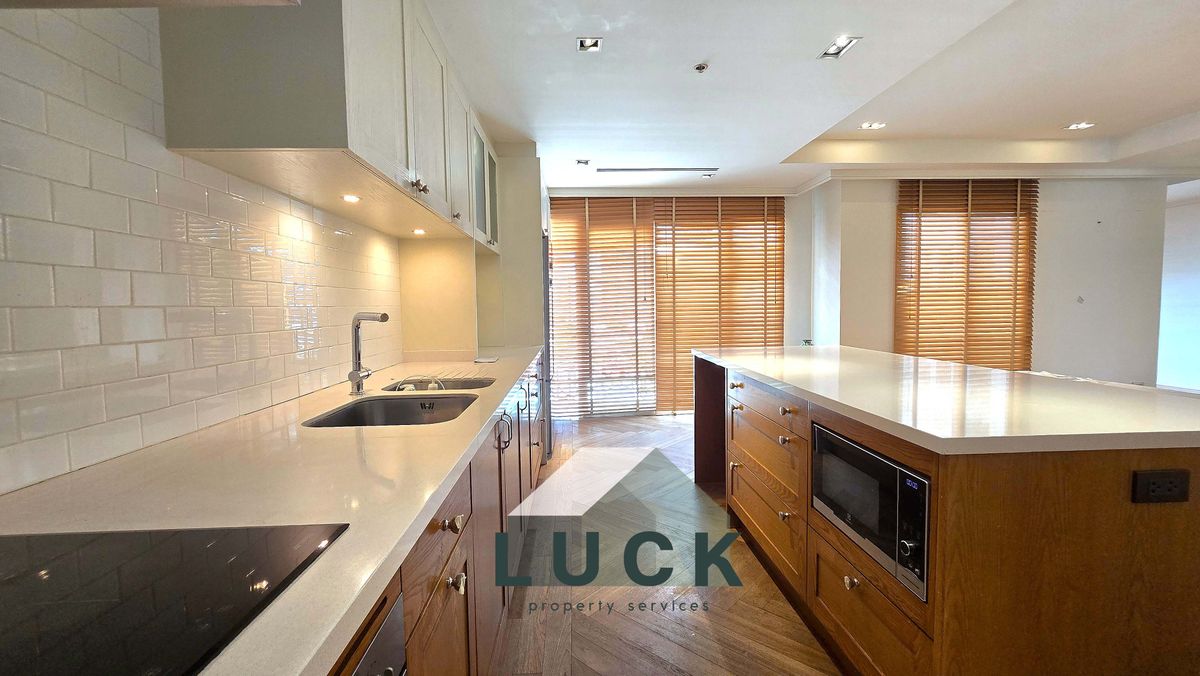 CondoSukhumvit, Asoke, Thonglor : LUCK 🏭 Lava Condo, Aung Rose, Sukhumvit 36, Low Rise, safe from earthquakes There is only 1 layer of privacy. There are only 2 rooms !!!