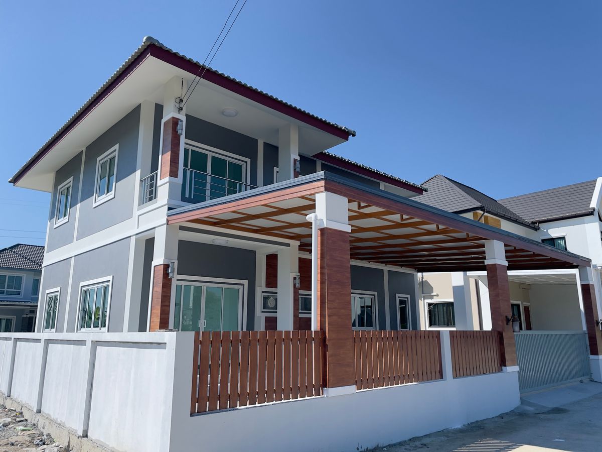 ขายบ้านเชียงใหม่ : ขายบ้านใหม่! หมู่บ้านเป็นสุข ใกล้รวมโชคมอลล์ไม่ถึง 10 นาที ทำเลดี เดินทางสะดวก  น้ำไม่ท่วม บรรยากาศเงียบสงบ