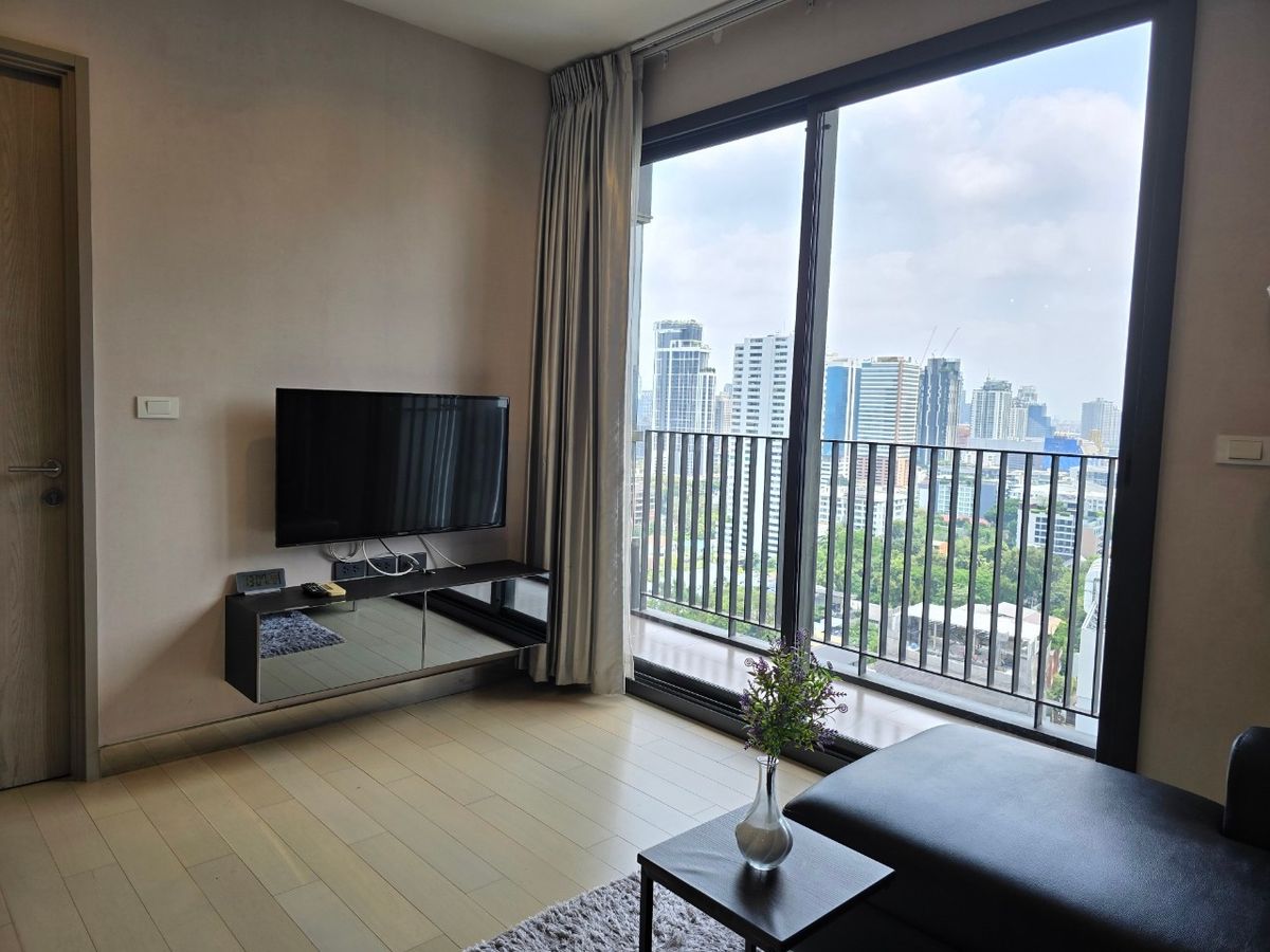 ให้เช่าคอนโดสุขุมวิท อโศก ทองหล่อ : For rent condo HQ Thonglor 1 Bed 50 Sq.m (S03-1772)