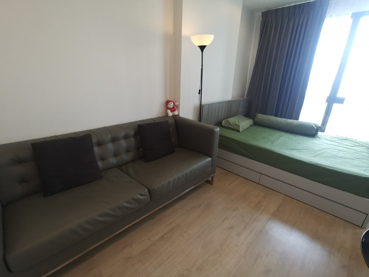 For RentCondoThaphra, Talat Phlu, Wutthakat : Ideo Sathorn Thapra, 300 meters of BTS Pho Nimit with Ferre+ Washing machine+ 31 sqm. Only 11,000 baht.