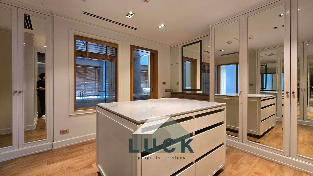 CondoSukhumvit, Asoke, Thonglor : LUCK 🏭 Lava Condo, Aung Rose, Sukhumvit 36, Low Rise, safe from earthquakes There is only 1 layer of privacy. There are only 2 rooms !!!