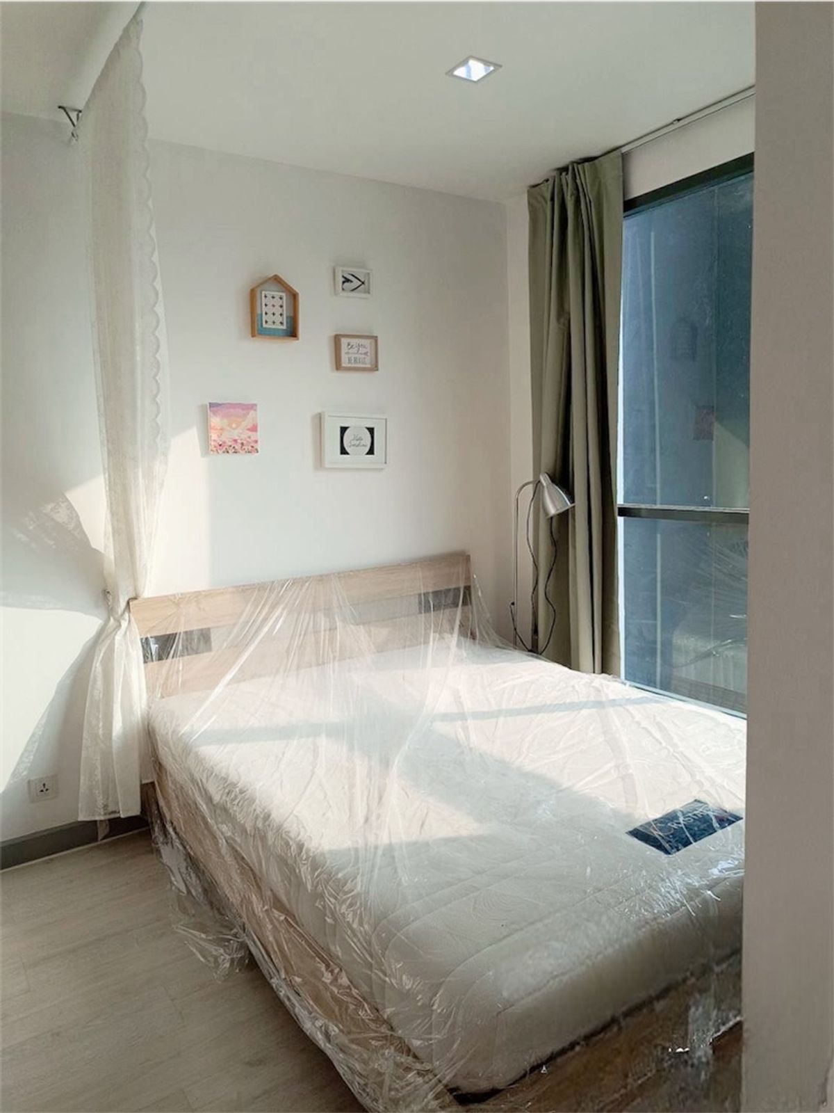 For RentCondoOnnut, Udomsuk : 🌟 Modern Condo for Rent near BTS Onnut 🌟
📍 IDEO MOBI SUKHUMVIT 81

Studio Room | 22 Sq.m.
📌 18th Floor, Building B
🚆 Just steps to BTS Onnut
💰 Rental Price: 15,000 THB/month

✅ Fully Furnished & Ready to Move In
✅ Great Facilities
✅ Prime Location 