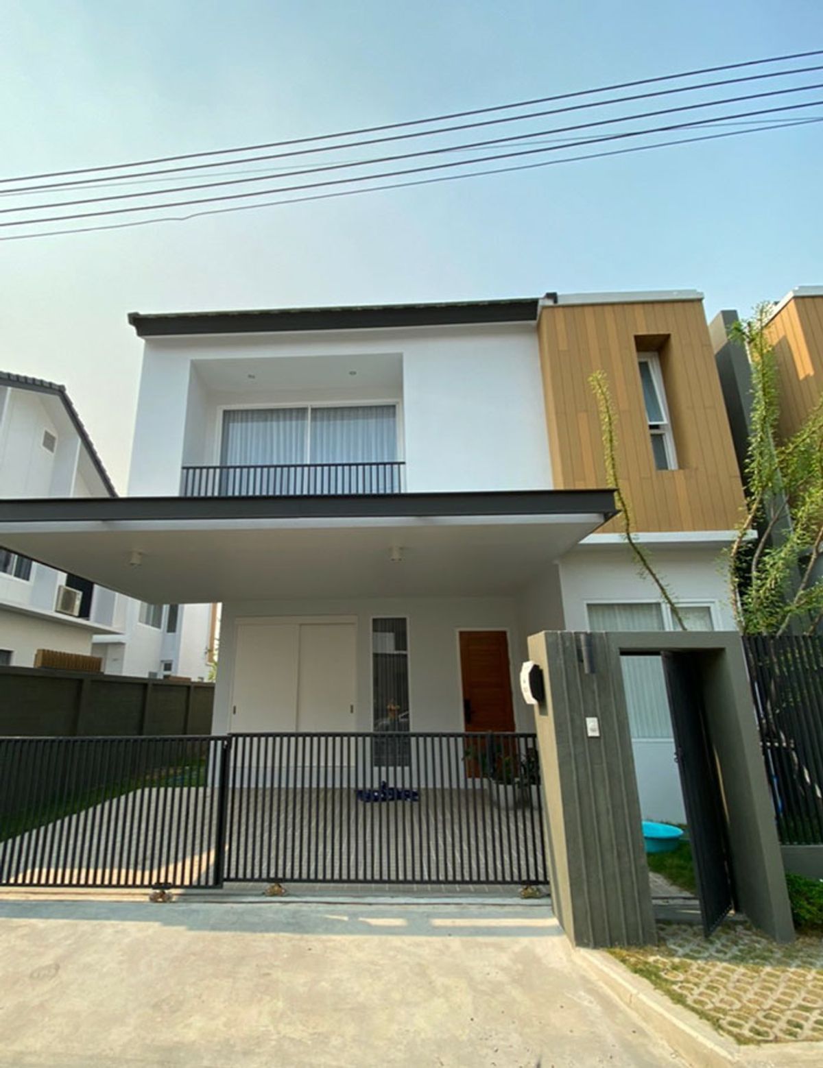 ให้เช่าบ้านเชียงใหม่ : บ้านสวยในโครงการ ให้เช่าเดือนละ 32,000 บาท ใกล้เซ็นทรัลเฟสติวัลเพียง 10 นาที No.5H091