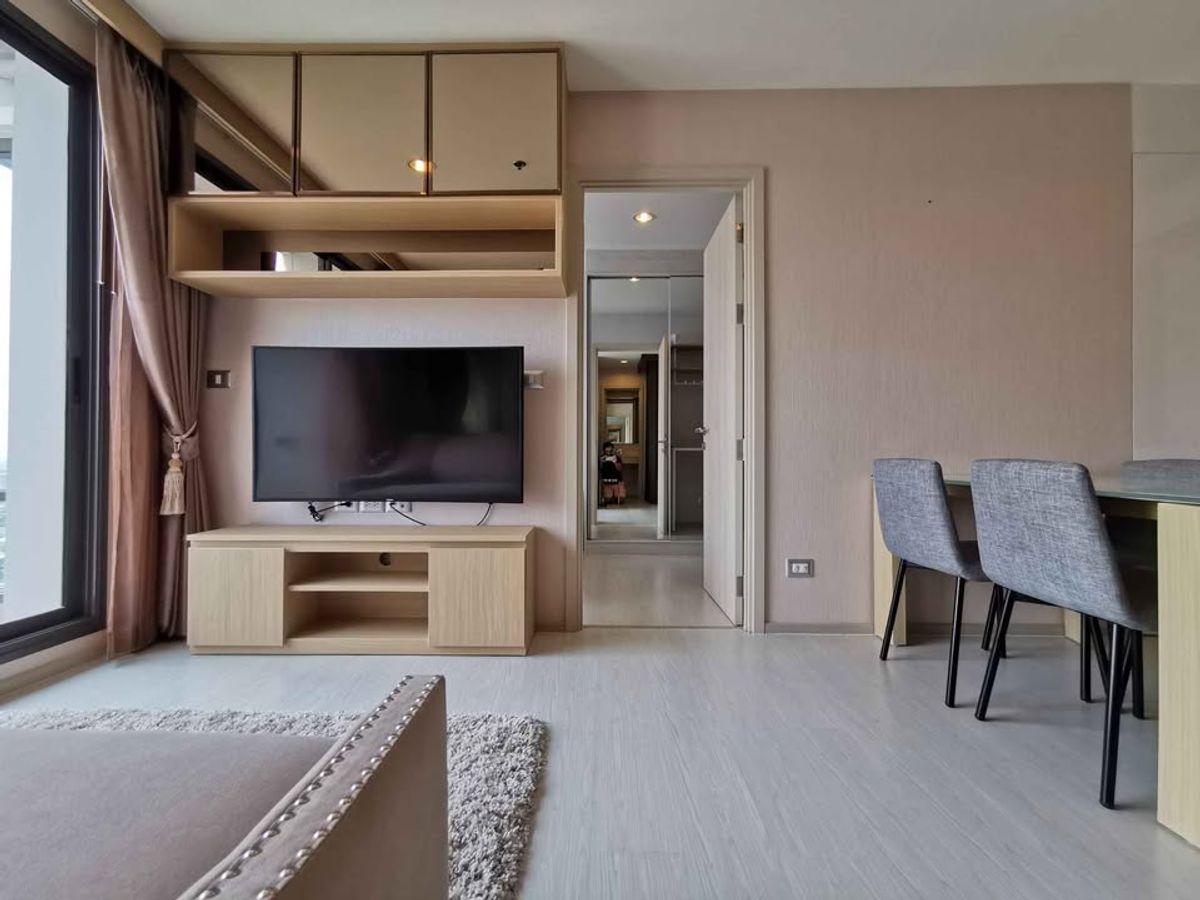 For RentCondoSukhumvit, Asoke, Thonglor : For rent 📍 Rhythm Sukhumvit 42 📍 near BTS Ekkamai, fully furnished and equipped with appliances