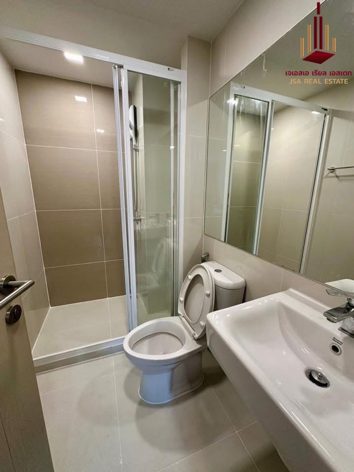 For RentCondoRatchadapisek, Huaikwang, Suttisan : ✨ For Rent: The Collect Ratchada 32 Condo ✨ 💰 ONLY 13,000 THB/Month