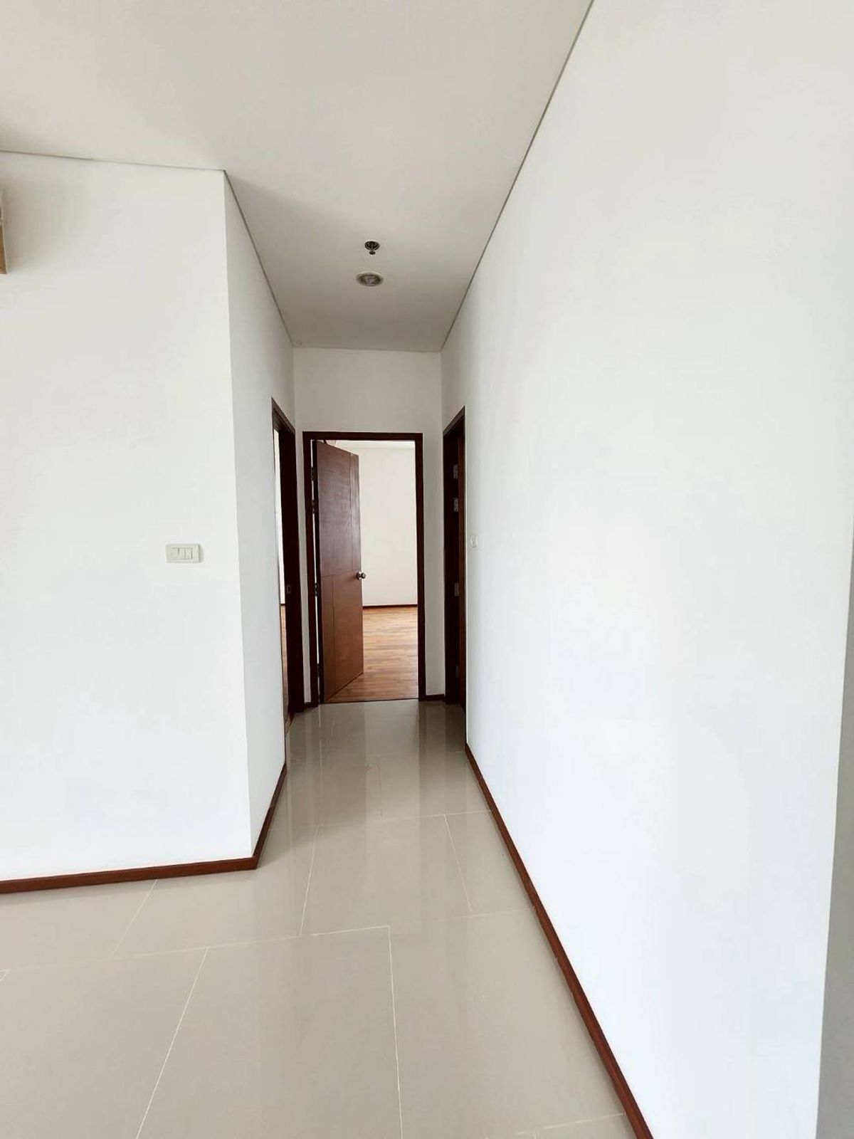 ขายคอนโดวงเวียนใหญ่ เจริญนคร : ขาย!! คอนโด วิลล่า สาทร ใกล้ BTS กรุงธนบุรี ชั้นสูง วิวเมือง