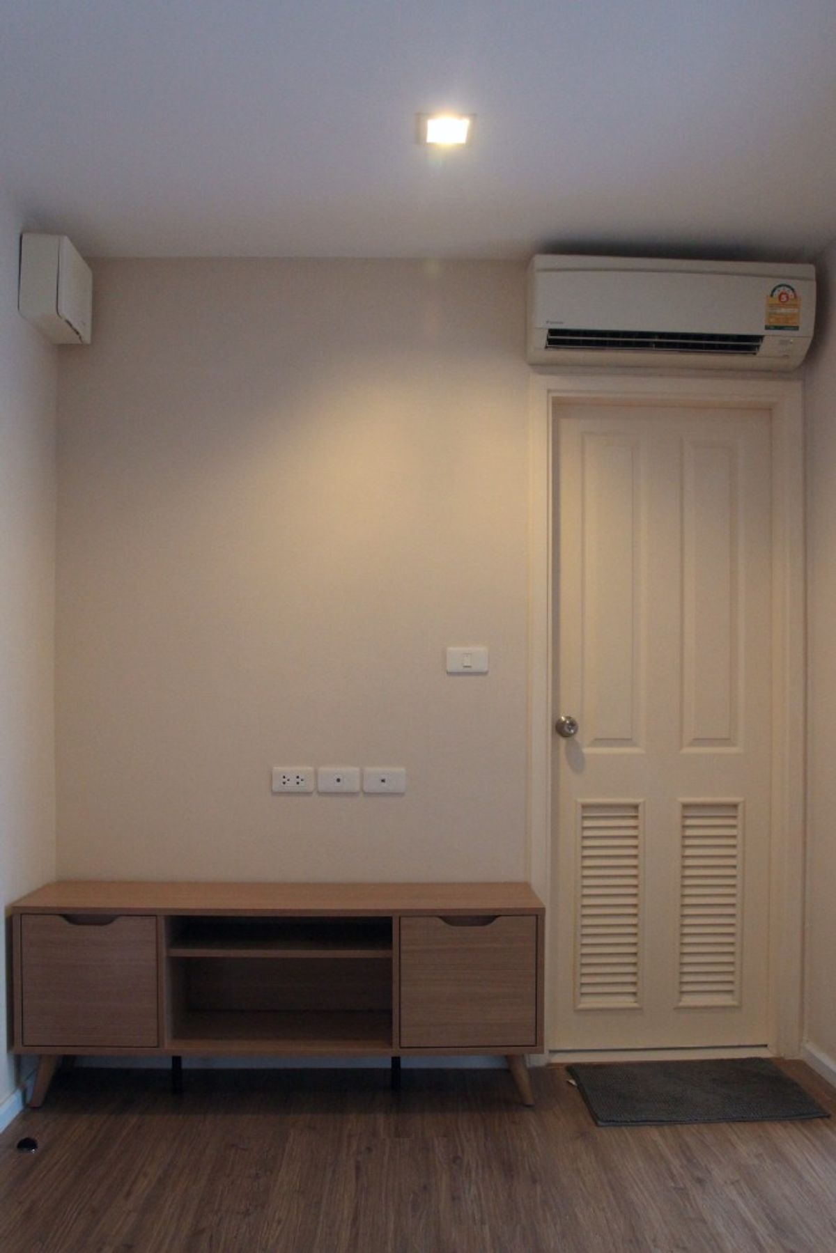 ขายคอนโดอ่อนนุช อุดมสุข : ขายด่วน ✨ B Republic ✨ เฟอร์นิเจอร์ และ เครื่องใช้ไฟฟ้าครบ ใกล้ BTS ปุณณวิถี