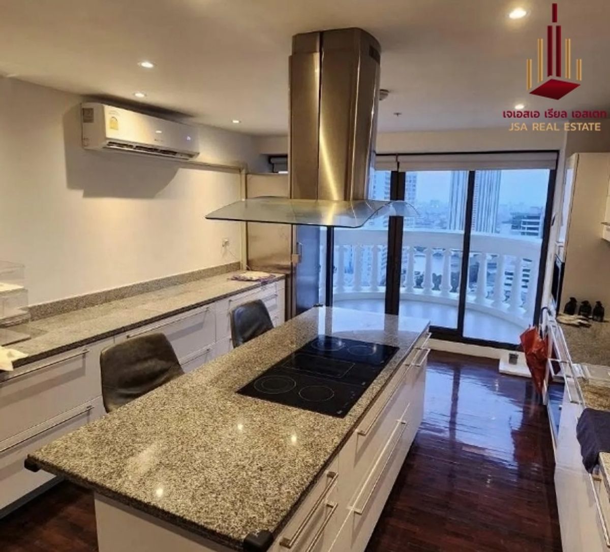 ให้เช่าคอนโดสีลม ศาลาแดง บางรัก : ✨ For Rent: State Tower Condo ✨  💰 Only 120,000 THB/month