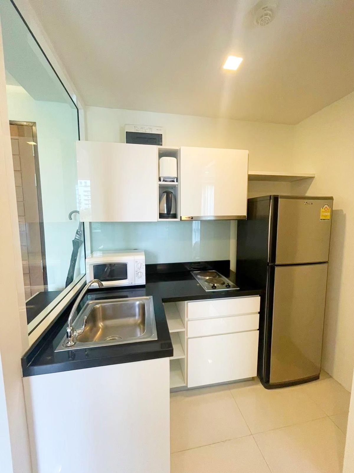 ขายคอนโดสุขุมวิท อโศก ทองหล่อ : ขาย Beverly 33 1 ห้องนอน ขนาด 40 ตรม. สภาพเยี่ยม ห่าง BTS พร้อมพงษ์ 300 ม.