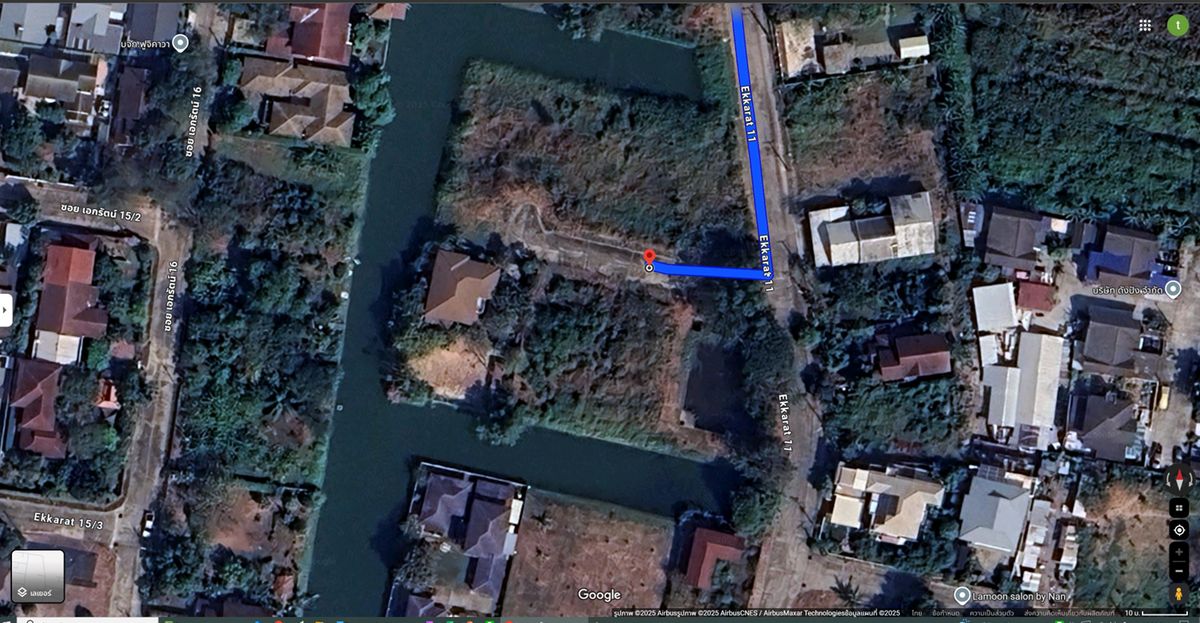 ขายที่ดินปทุมธานี รังสิต ธรรมศาสตร์ : ขายที่ดิน แปลงสวย หลังติดน้ำ ขนาด 144 ตรว. มี 2 แปลงติดกัน หมู่บ้านเมืองเอก ม.รังสิต โครงการ 3 ซอยเอกรัตน์ 11 ราคาดีที่สุดในโครงการ ขายเพียง 3.2 ล้านต่อแปลงเท่านั้น (22,222 บาทต่อตรว.) ขายต่ำกว่าราคาประเมินเยอะมากๆ ราคาประเมินราชการ 28,000 บาท/ตรว. 22,222