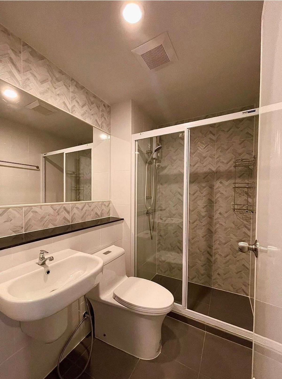 ให้เช่าคอนโดบางนา แบริ่ง ลาซาล : ให้เช่า ✨ Regent home bangna ✨ เฟอร์นิเจอร์ และ เครื่องใช้ไฟฟ้าครบ ใกล้ BTS บางนา