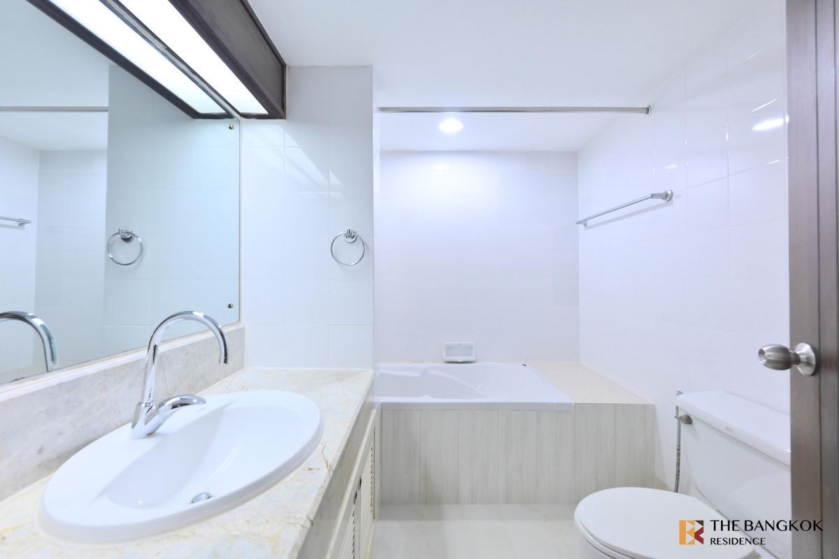 ให้เช่าคอนโดสุขุมวิท อโศก ทองหล่อ :  Baan Suanpetch 💫 𝐒𝐩𝐚𝐜𝐢𝐨𝐮𝐬 𝐚𝐧𝐝 𝐀𝐟𝐟𝐨𝐫𝐝𝐚𝐛𝐥𝐞 𝐋𝐢𝐯𝐢𝐧𝐠 ✨ ใกล้ BTS พร้อมพงษ์ 