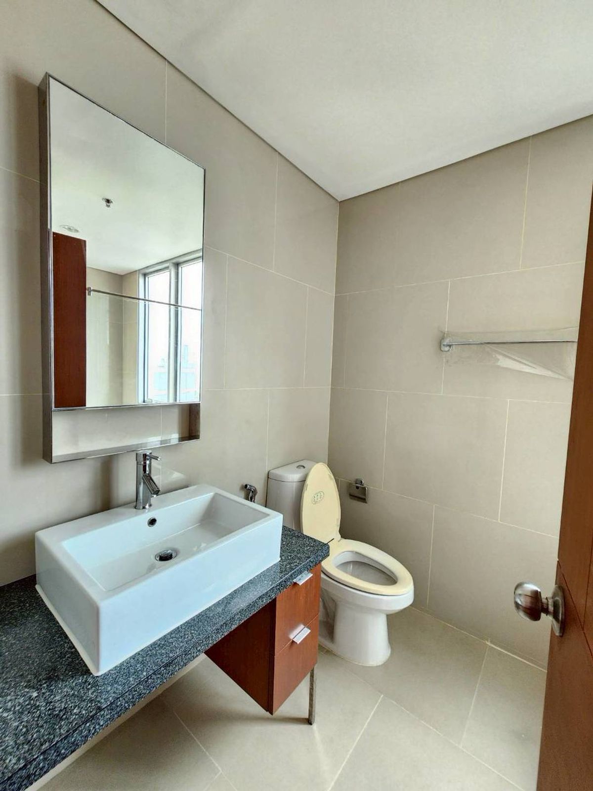 ขายคอนโดวงเวียนใหญ่ เจริญนคร : ขาย!! คอนโด วิลล่า สาทร ใกล้ BTS กรุงธนบุรี ชั้นสูง วิวเมือง