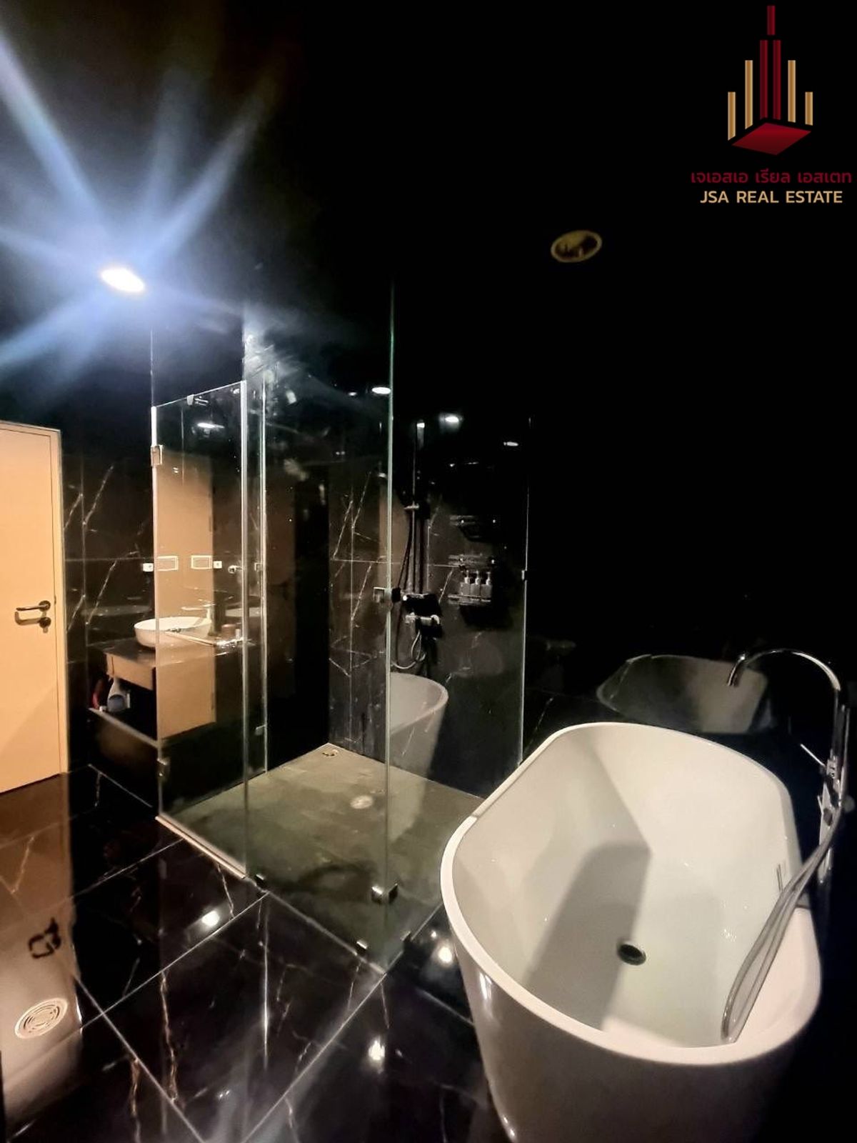 For RentCondoPattanakan, Srinakarin : ✨ For Rent: The Four Wings Residence Condo ✨ 💰 ONLY 35,000 THB/Month