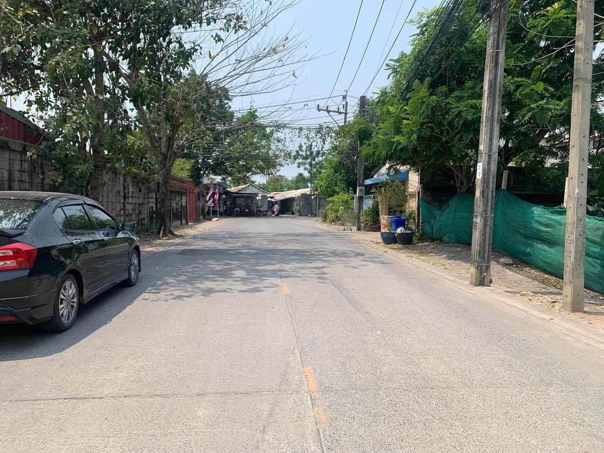 ♢ Spacious Land ♢ Land size 1,103.00 sq.wa | Large plot | Near Ngamwongwan expressway entrance/exit, Tiwanon Road Loading...