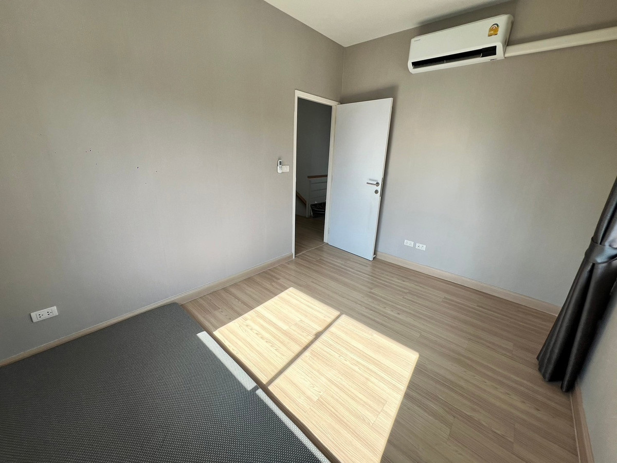 ให้เช่าบ้านปทุมธานี รังสิต ธรรมศาสตร์ : บ้านเดี่ยว ราคาพิเศษ เฟอร์นิเจอร์ครบ ใกล้อ.เมืองปทุม 3ห้องนอน 3ห้องน้ำ