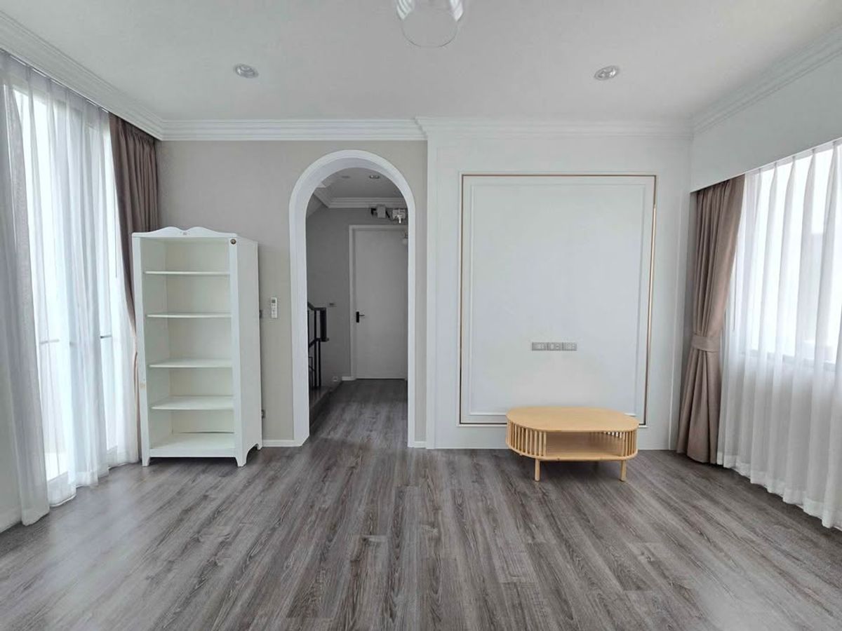 For RentPattanakan, Srinakarin : The Sunne, Srinakarin, Bangna / 4 bedrooms (knee), The Sonne Srinakarin-Banna / 4 Bedrooms (For Sale) FON235