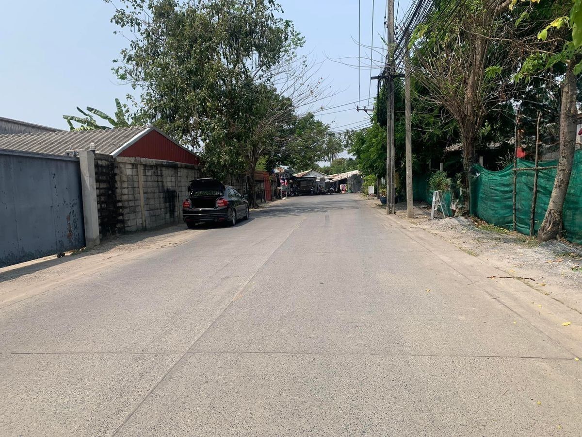 ♢ Spacious Land ♢ Land size 1,103.00 sq.wa | Large plot | Near Ngamwongwan expressway entrance/exit, Tiwanon Road Loading...