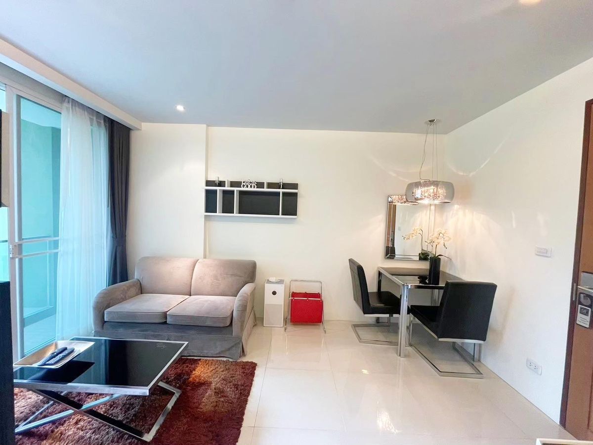 ขายคอนโดสุขุมวิท อโศก ทองหล่อ : ขาย Beverly 33 1 ห้องนอน ขนาด 40 ตรม. สภาพเยี่ยม ห่าง BTS พร้อมพงษ์ 300 ม.