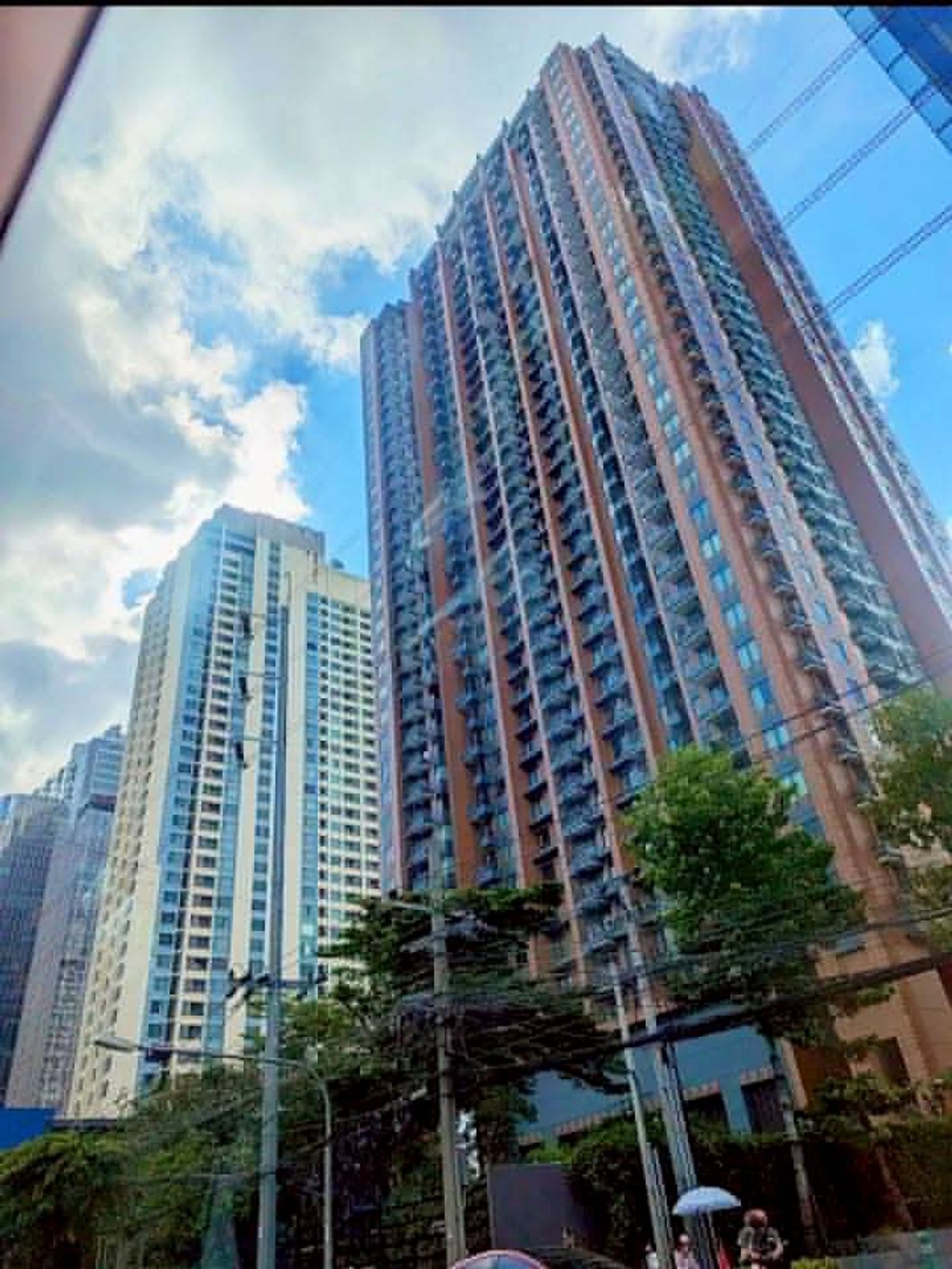 ขายคอนโดพระราม 9 เพชรบุรีตัดใหม่ RCA : 🎨 ขาย Villa Asoke เพชรบุรีตัดใหม่ (Villa Asoke New Petchaburi Rd.) Luxury Penthouse ชั้น 42 พื้นที่ใช้สอย 312.80 ตารางเมตร 5 ห้องนอน 5 ห้องน้ำ ถนนเพชรบุรีตัดใหม่ แขวงมักกะสัน เขตราชเทวี กรุงเทพมหานคร 