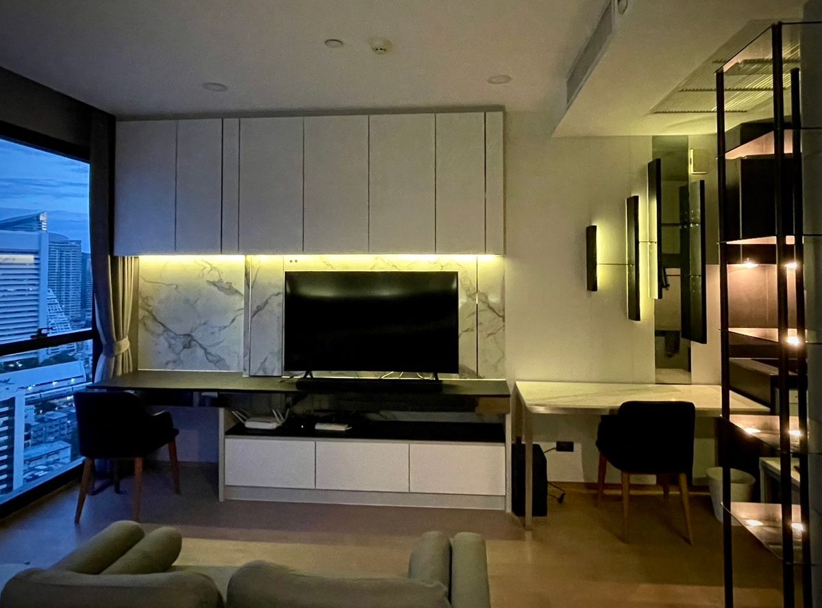 ขายคอนโดสยาม จุฬา สามย่าน : ด่วน ห้องราคาดี ชั้นสูง วิวดี ทิศใต้ Ashton chula 32.67sq.m. 1bed พร้อมเฟอร์จัดเต็ม เพียง 6.9xmb. นัดชมโทร 095 7615782