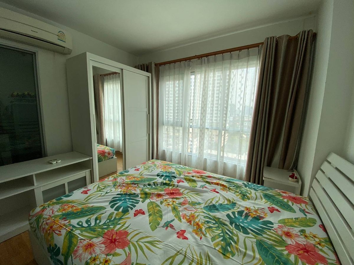 For RentCondoKhlongtoei, Kluaynamthai : ASPIRE RAMA 4 condo for rent on Rama IV Road, 800 meters to the expressway at Narong 900 meters to BTS Ekkamai.